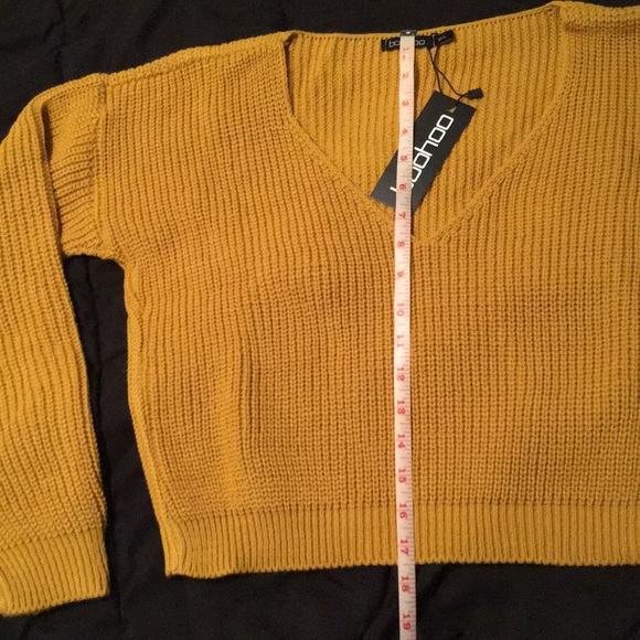 ❗️FIRM PRICE❗️Mustard Cropped Sweater w/ V-Neck - Picture 5 of 8